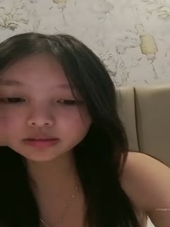少妇没有穿内裤露出毛,推拿a片